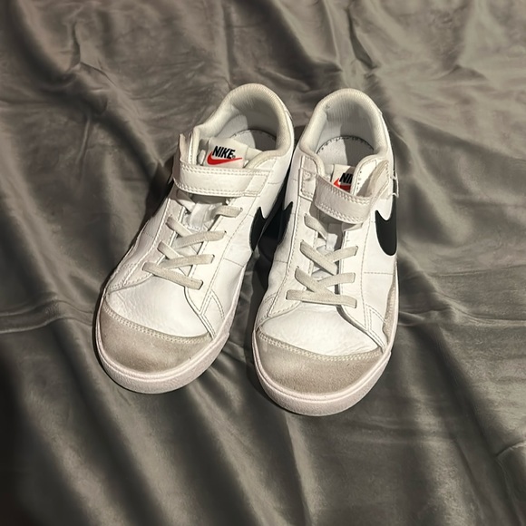 Nike Other - Nike low top sneakers velcrow